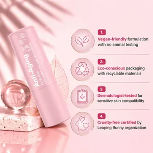 Detailansicht des rosa PDRN-Kollagen-Multibalms mit veganen und tierversuchsfreien Merkmalen.