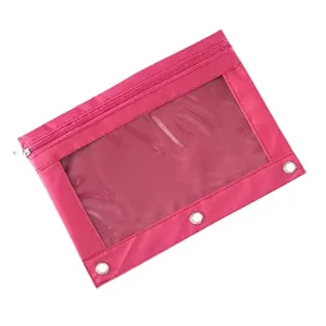 Detalle de cerca del estuche rosa duradero para carpeta de 3 anillas con ventana