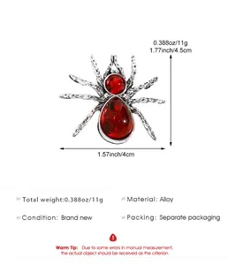 Dimensioni dettagliate e specifiche di peso per questa spilla a ragno argento e rossa.