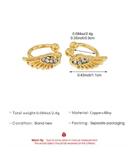 Dimensioni dettagliate per i polsini per orecchie con ali d'angelo d'oro e strass lucidi.
