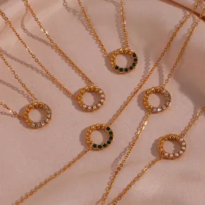 Elegante Edelstahl Halskette Gold Mit Gedrehtem Kreisanhänger Künstliche Perlen Und Zirkonia Schmuck Für Damen