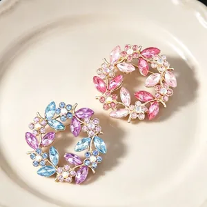 Korean Fashion Alloy Rhinestone Brooch Pin For Women Butterfly Swan Clover Crown Animal Shape Small Lapel Pins Jewelry Gift