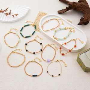 Colección de pulseras retro de cuentas y cadena de oro para estilos de capas.