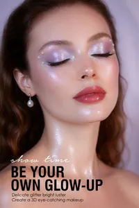 Gros plan d'un maquillage fard à paupières pailleté lavande avec perles et teint éclatant