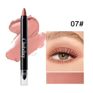 Vue détaillée du bâton d'ombre à paupières Clubday 07# rose nude avec effet maquillage