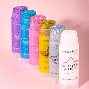 Vista detallada de seis colores vibrantes de barras de purpurina para maquillaje de cara y cuerpo.