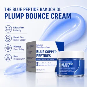 Λεπτομερής προβολή της κρέμας Blue Peptide Bakuchiol Plump Bounce με υφή και κουτί