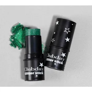 Detailansicht des grünen Clubday-Glitzersticks mit funkelnder Textur für Gesicht und Körper