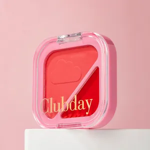 Vue détaillée de la palette de fards à joues poudre bicolore Clubday au motif de nuage