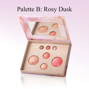 Vue détaillée de la palette marbre Rosy Dusk avec fard à joues, enlumineur et fards à paupières
