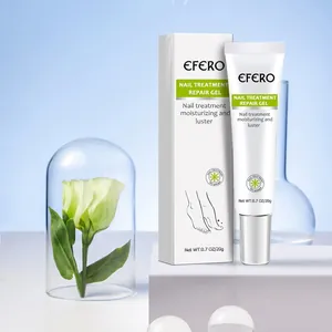 Détail du tube et de la boîte de gel de réparation des ongles EFERO sur podium