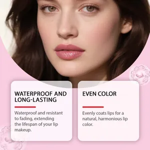 Professionelle Nahaufnahme mit wasserfestem, lang anhaltendem rosa Peel-off-Lippentint.