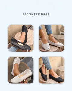 Vue détaillée des chaussures Mary Jane plates en résille avec de jolis motifs cœurs
