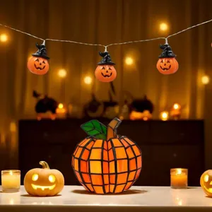 Lámpara de calabaza de vidriera estilo Tiffany hecha a mano para decorar Halloween