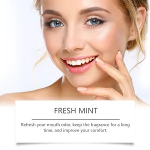 Vue détaillée de dents blanches après l'utilisation du kit de soins à la menthe