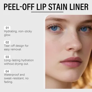 Dettaglio dell'effetto del lip stain liner peel-off con caratteristiche in inglese