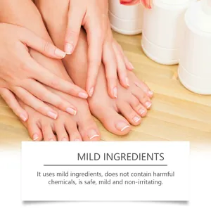 Detailopname van gezonde nagels aan handen en voeten voor voedende nagelverzorging