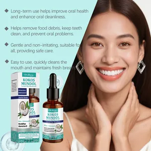 Asiatisches Model lächelt mit Oralhoe Kokos-Minz-Mundspülung für einen frischen Atem