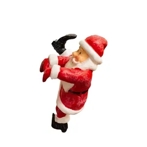 Handbemalte Weihnachtsmann-Figur aus Harz zum Aufhängen für festliche Weihnachtsdeko