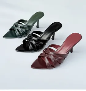 Elegantes mules de tacón de aguja con tiras cruzadas en tres colores para mujer