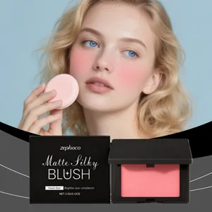 Vue détaillée du fard à joues zephoco Matte Silky en Peach Red avec application du modèle