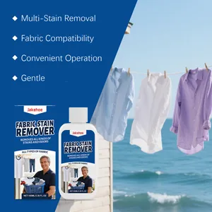 Détachant textile Jakehoe avec linge séchant à l'air libre sur une corde au bord de la mer.
