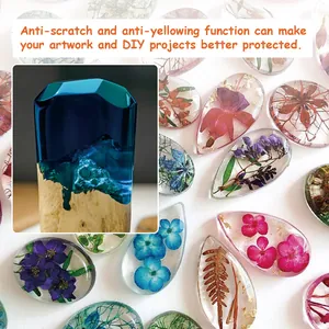 Artisanat en résine fini montrant une texture claire anti-jaunissement et rayures