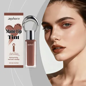 Encre à lèvres mate Zephoco brun clair présentée avec emballage et maquillage de mannequin