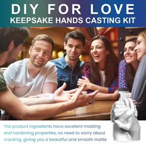 Detailansicht eines DIY-Handabdruck-Sets mit glattem, mattem Finish und präzisen Details.