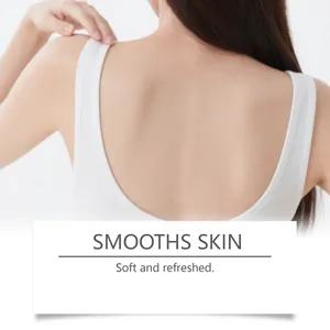 Gros plan détaillé d'une peau lisse et éclatante après l'utilisation de crème lavante.