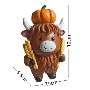 Guida alle dimensioni della statuetta di mucca highland con zucca: 10x7.5x5.5 cm
