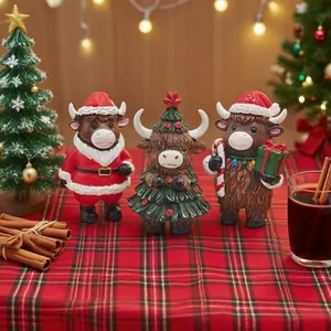 Simpatica Statuetta di Mucca delle Highlands Scozzesi in Resina Ornamento da Scrivania per Natale e Ringraziamento Decorazione Domestica