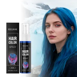 Detailansicht der EELHOE Haarsprayflasche und Modell mit blauem Haar vor einer Gletscherlandschaft
