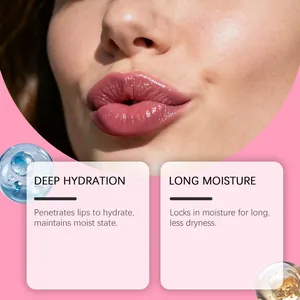 Primer plano detallado de labios rosados brillantes con efecto de máscara de cereza