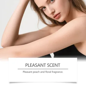Vue macro détaillée de la peau lisse et hydratée avec texte parfum pêche et floral