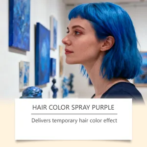 Modell zeigt lebendige blaue temporäre Haarfarbe in einer Kunstgalerie