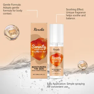 Detailansicht der Roxelis Body Fragrance Mist Flasche und Box mit Wasserakzenten