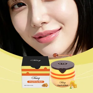 Detailansicht der Honig-Lippenmaske mit Model, das glatte und hydratisierte Lippen zeigt