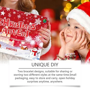 Primer plano del calendario de adviento de Navidad de 24 rejillas pulsera DIY