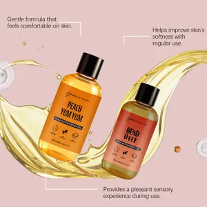 Huile pour le corps au karité nourrissante avec texture légère et éclaboussures d'huile