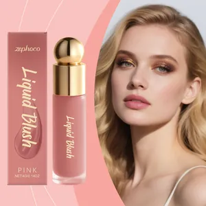 Blush liquide rose longue durée avec fini hydratant et mannequin de maquillage