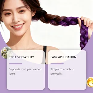 Primo piano di un'extension per capelli a treccia marrone e viola su una modella.