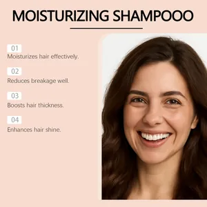 Detailopname van glad en glanzend donker haar na gebruik van gember hydraterende shampoo