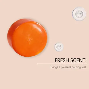 Detalle de jabón hidratante de caqui naranja para un aroma fresco y sensación de baño
