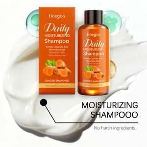 Gedetailleerd overzicht van Hoegoa gember shampoo fles op een crème achtergrond