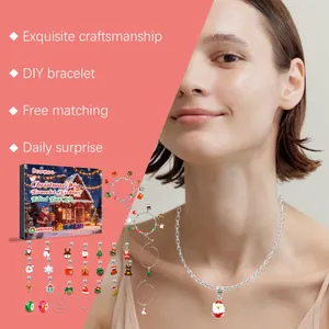 Weihnachts-Adventskalender mit 24 DIY-Anhängern für Armbänder und Halsketten Set