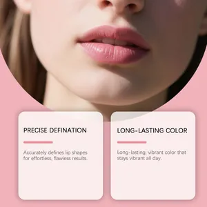 Nahaufnahme eines rosafarbenen Lippenkonturenstifts für präzise Definition und langen Halt.