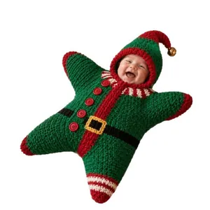 Turbulette de Noël elfe tricotée pour bébé en forme d'étoile en vert et rouge festif