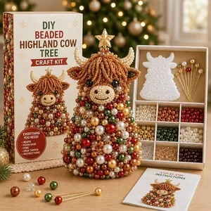 Kit completo de manualidades árbol de Navidad vaca Highland con el árbol terminado
