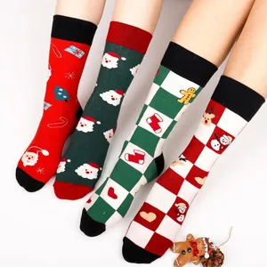 Festliches Weihnachts-Socken-Adventskalender-Set mit bunten Weihnachtsmann-Motiven